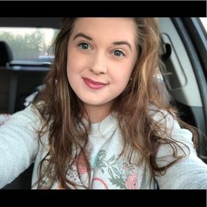 Meet your Posher, Hannah